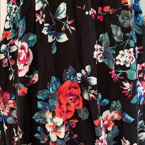 Express Small Floral Dress - Picture 6 of 7